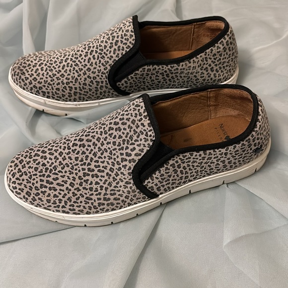 Nurse Mates 9.5 leopard print - Picture 4 of 7
